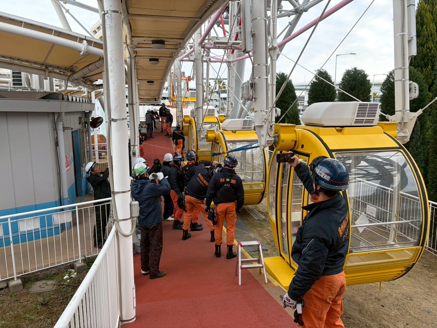 ゴンドラをロープウインチでけん引