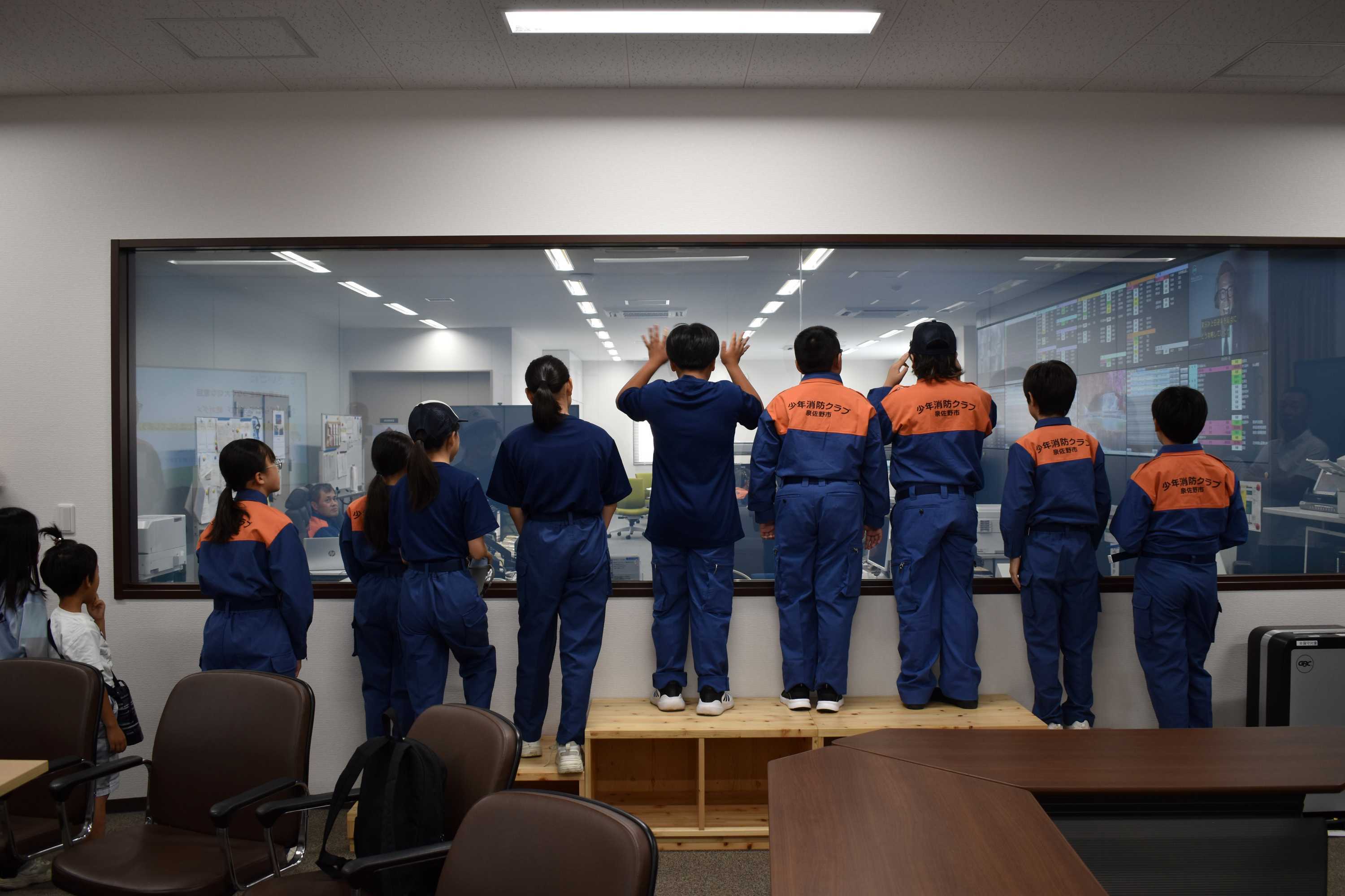 4指令センター見学.jpg