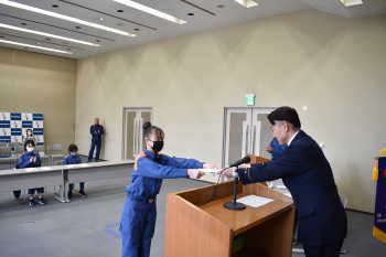 02.jpg